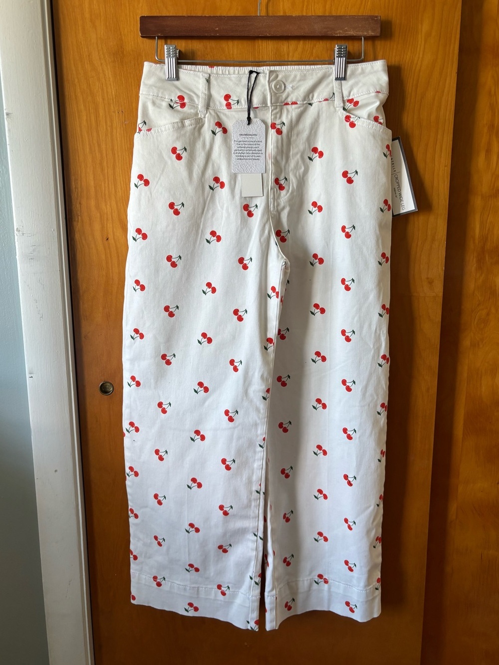 Cherry-Print White Cropped Jeans
